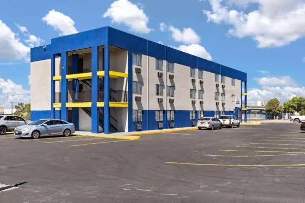 Days Inn by Wyndham Albuquerque I-25 7